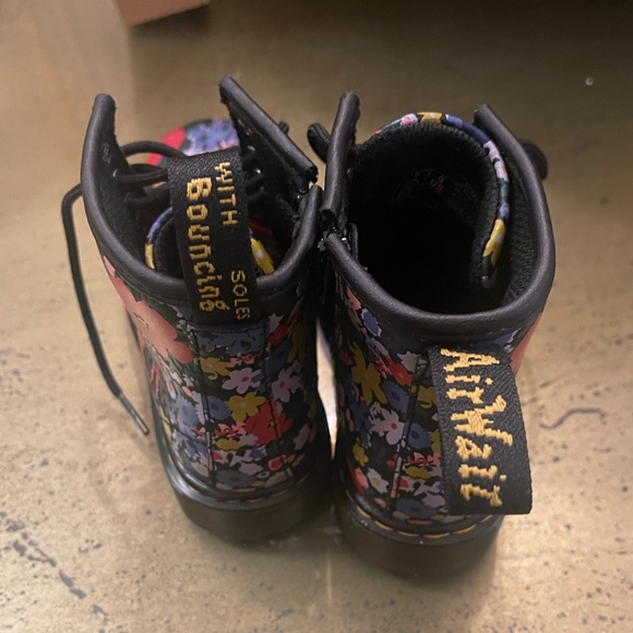 Dr Marten Toddler Girl Size 9 - Picture 2 of 3